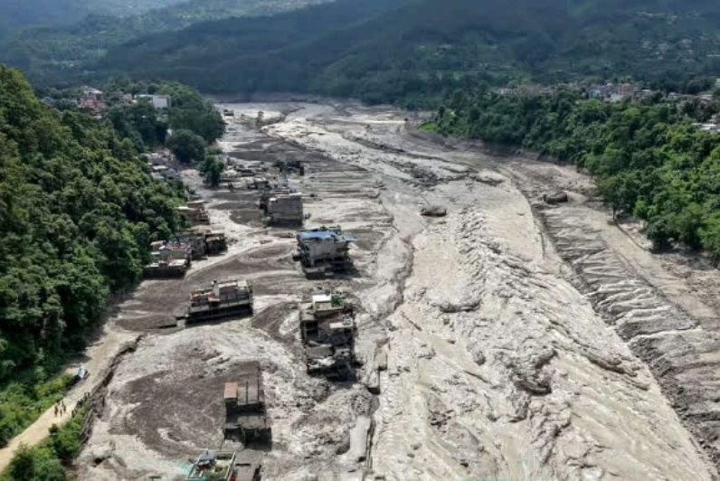 Lũ quét tại Nepal và Trung Quốc: Bắc Kinh gửi viện trợ khẩn cấp và cử chuyên gia cứu hộ tới Nepal, Ấn Độ ngỏ lời 'đáp ứng mọi yêu cầu'